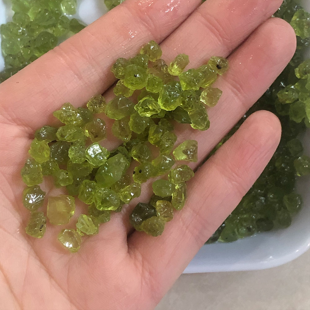 20G/Pak Kristal Kuarsa Peridot - Fish Tank Gravel ulasan dan harga